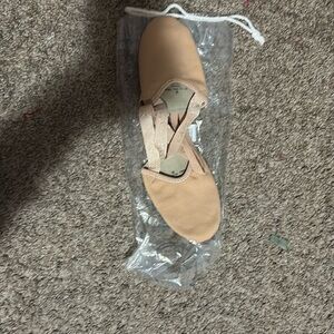 Women's Tan Capezio dance shoes 🤎
